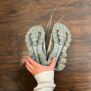 On cloud Tennis Shoes Size 6.5
